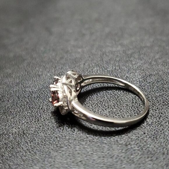 Sterling silver sparkly rhinestone ring size 7 - Picture 4 of 13